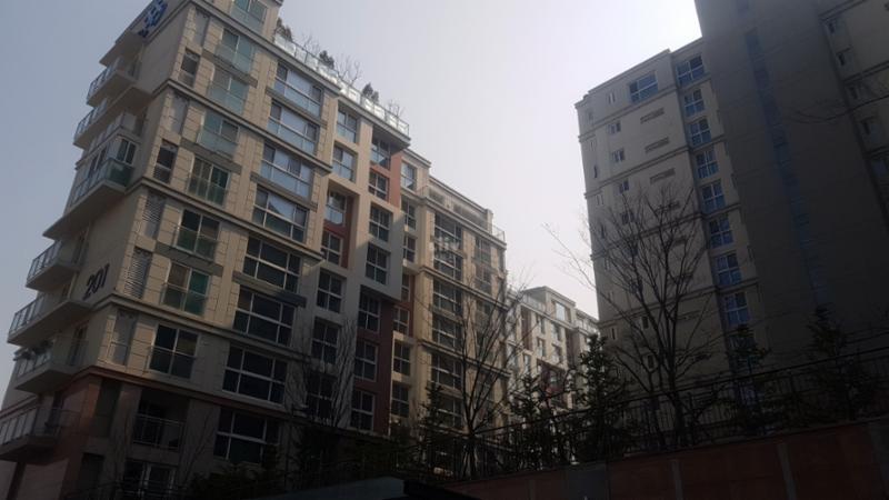 강남더샵포레스트 단지 전경이에요