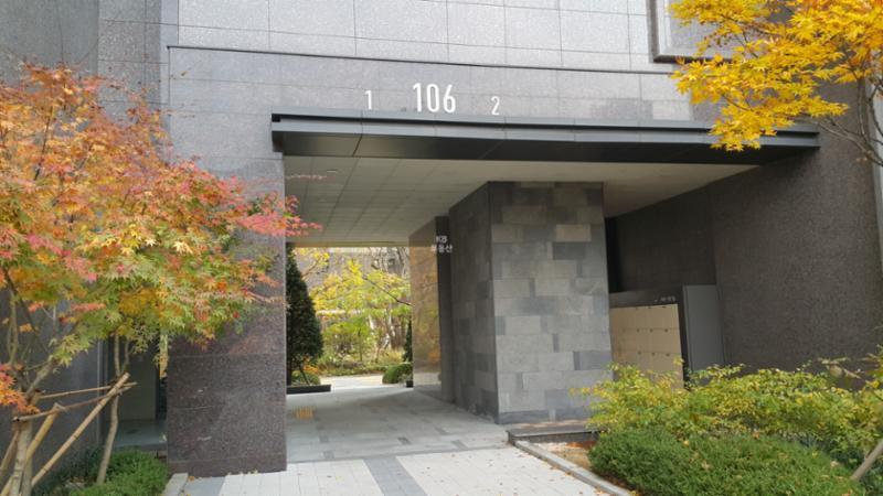 필로티 구조로 구성되어 깔끔하고 고급스러운 보안시설이 설치되어 있어요