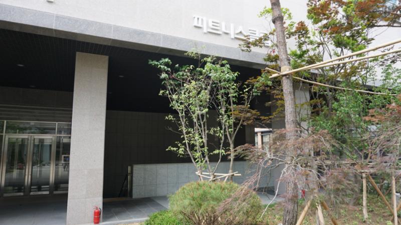 체력 단련이 가능한 다양한 운동기구가 설치된 단지 내 체육시설이에요