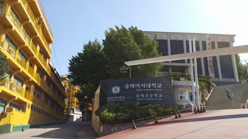 단지 인근에 대학교가 위치하고 있어 대학로 주변이 번화가로 잘 조성되고 있습니다