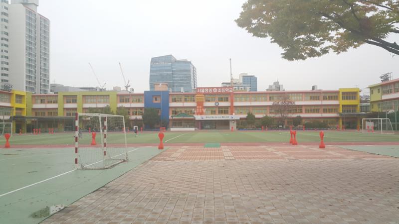 영중초등학교 입니다