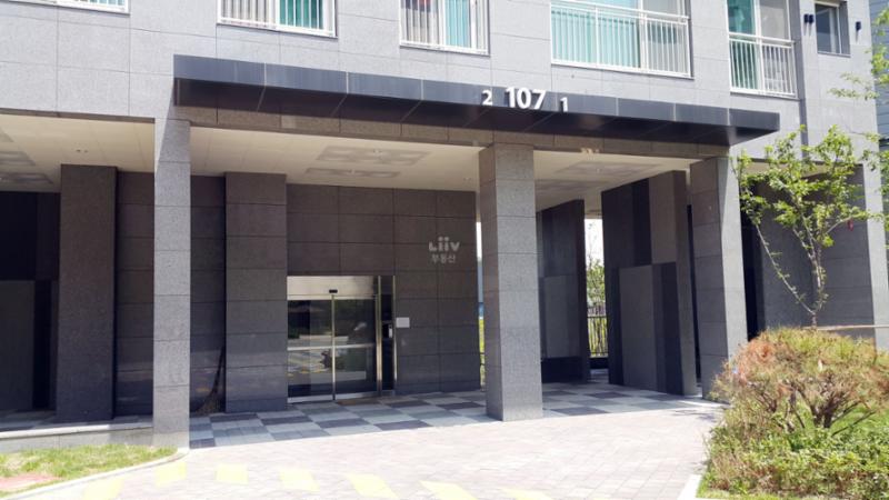 한강신도시반도유보라3차 공동현관이에요