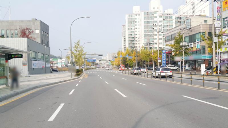 단지 주변 이용 가능한 명지로의 모습입니다