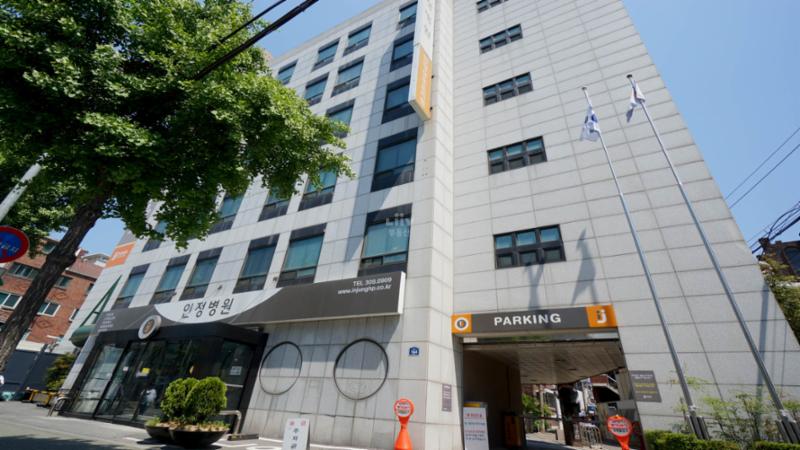 단지 앞에 인정병원이 조성되어 있어 언제든 빠르게 이용할 수 있기 때문에 걱정없이 자녀를 키우기에 아주 좋은 여건을 갖췄습니다