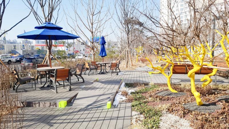 단지 내에서 즐겁고 여유로운 시간을 보낼 수 있는 쉼터 공간이에요