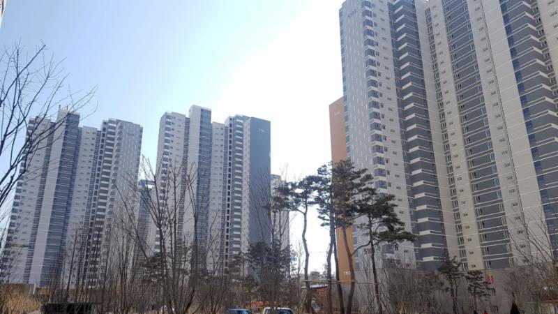 다산자연앤이편한세상의 깔끔하고 세련된 전경이에요