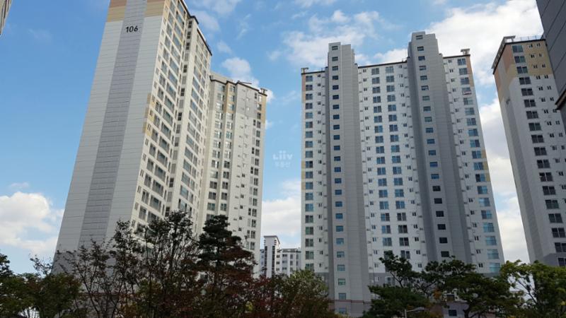 단지 주변으로 광교호수공원이 인접해 있어 단지 내에서도 쾌적한 자연환경을 누릴 수 있어요