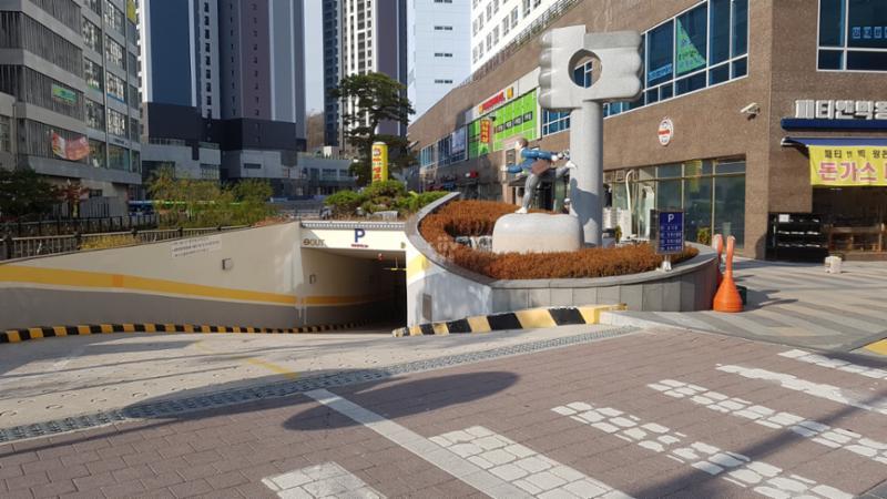 단지 내 주차장이에요