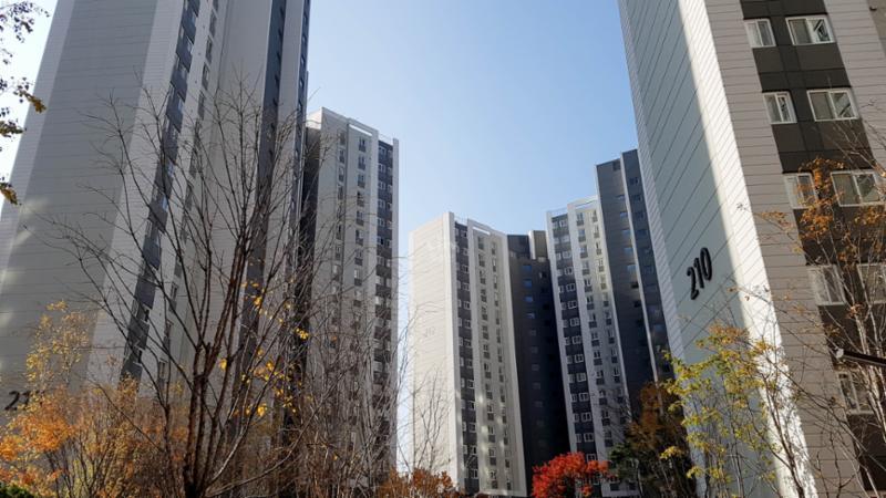 깔끔한 디자인과 외관이 돋보이는 SK뷰파크2차 전경이에요
