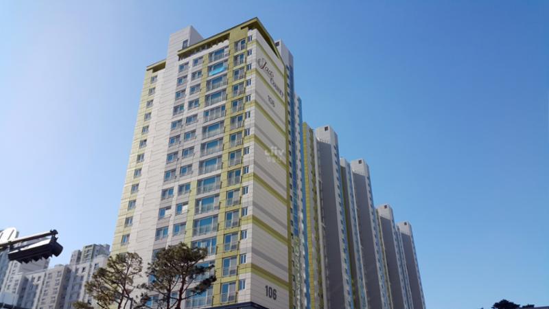 제이드카운티1단지의 단지 전경이에요