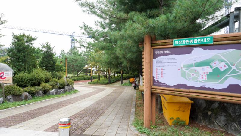 단지 주변으로 영장공원이 위치해 있습니다