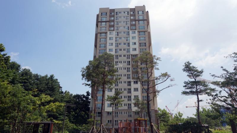 고덕숲아이파크의 깔끔하고 세련된 전경 사진이에요