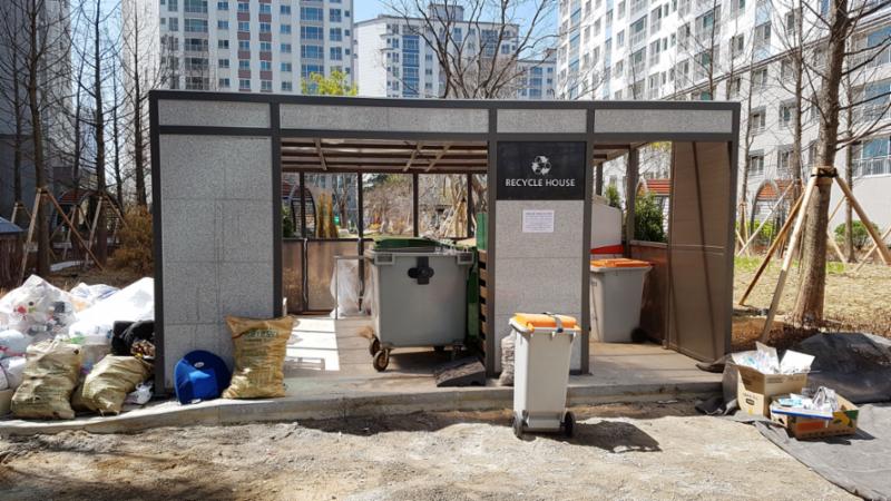 쓰레기를 분리하는 곳이에요