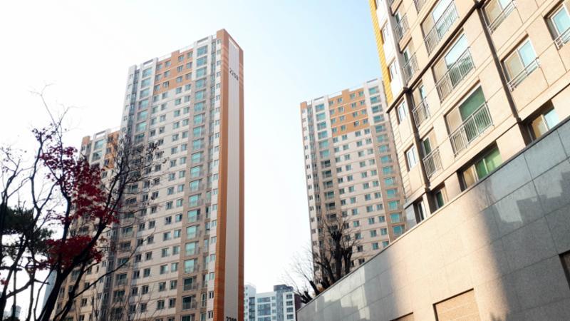 단지만의 특별한 외관 디자인으로 품격 있고 고급스러움이 느껴지는 단지 모습이에요