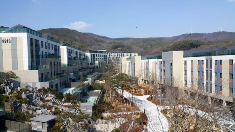 고층에서 바라본 광교파크자이더테라스(광교택지개발지구 B1블럭)전경이에요