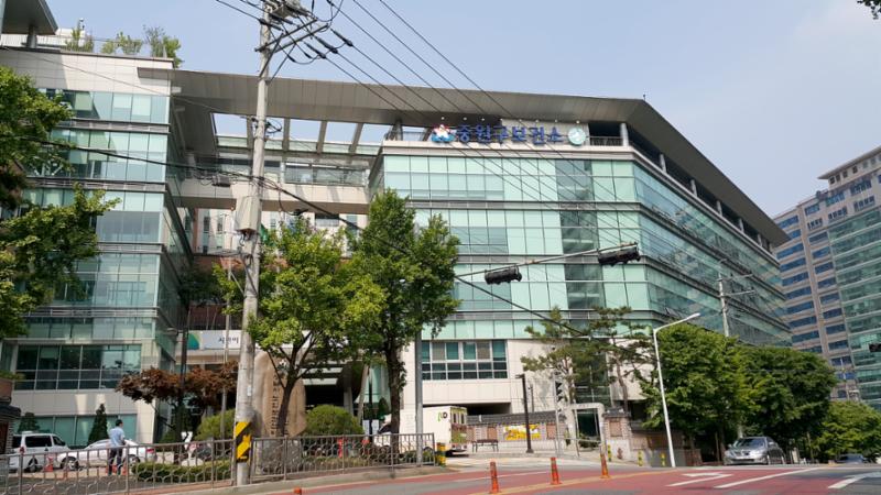 단지 근방에 있는 의료시설로써 도보거리에 위치하고 있으며 응급상황 발생시에도 신속하게 조치를 받을수 있어서 편리하게 이용이 가능할 것 같습니다