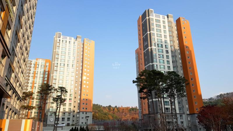 동간 거리가 넓어 쾌적한 금강펜테리움센트럴파크IV 내 전경이에요