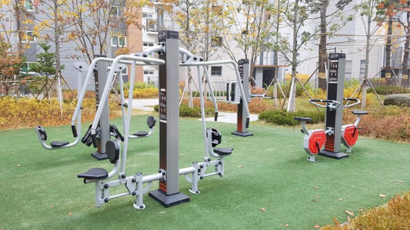 단지 내에 체육시설이 설치되어 있어요