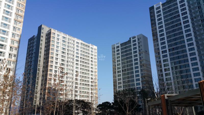 고급스러운 디자인과 차별화된 분위기로 단지의 품격을 한층 더 높이는 갈매와이시티 단지전경 모습이에요