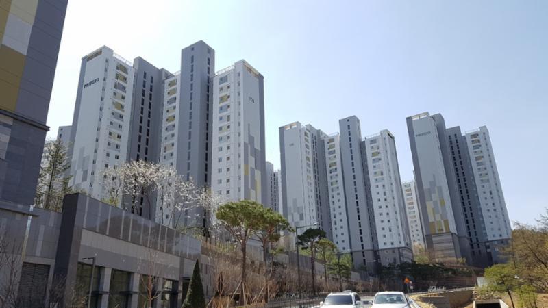 광주센트럴푸르지오 단지 전경이에요