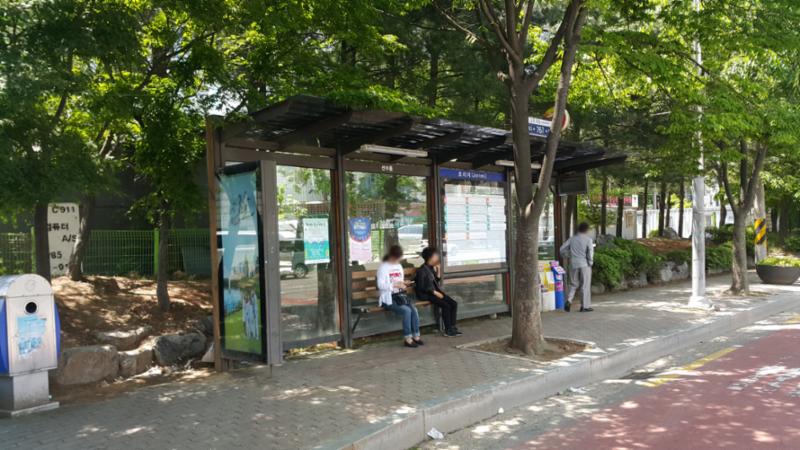 단지 주변 버스정류장 입니다