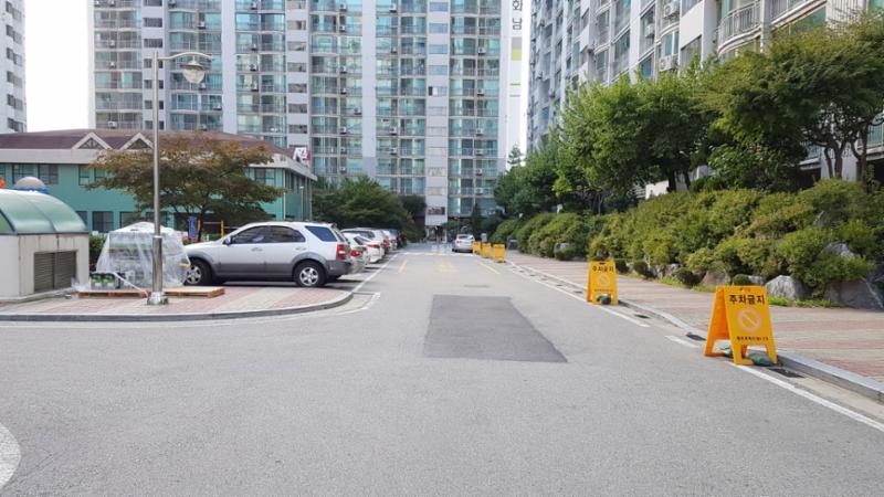 단지 주변과 연결된 보행로에요