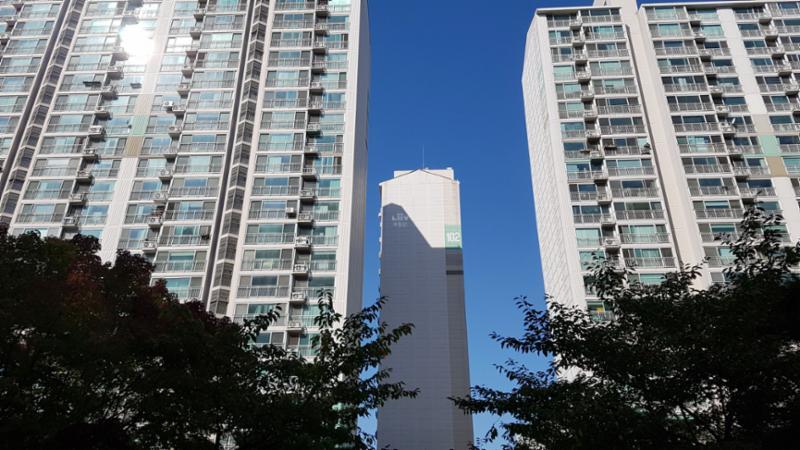 고급스러운 디자인과 차별화된 분위기로 단지의 품격을 한층 더 높이는 단지전경 모습이에요