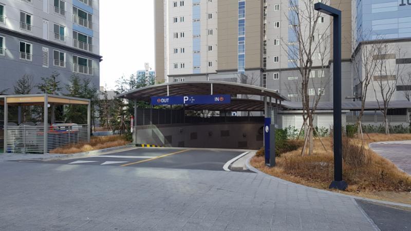 지하주차장 입구예요