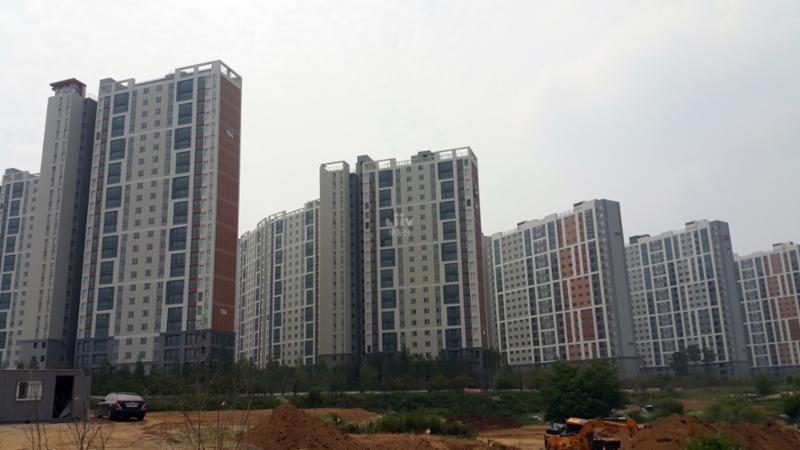 고급스러운 디자인과 차별화된 분위기를 선사하는 소사벌더샵마스터뷰 단지 전경 모습이에요
