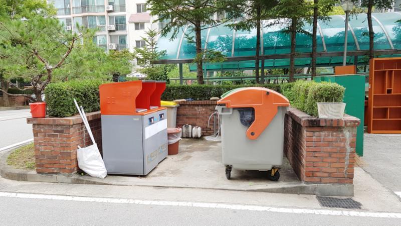 단지 내 분리수거장에요