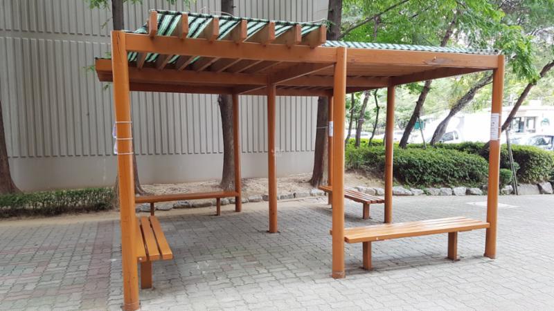 단지 내 휴게시설이에요