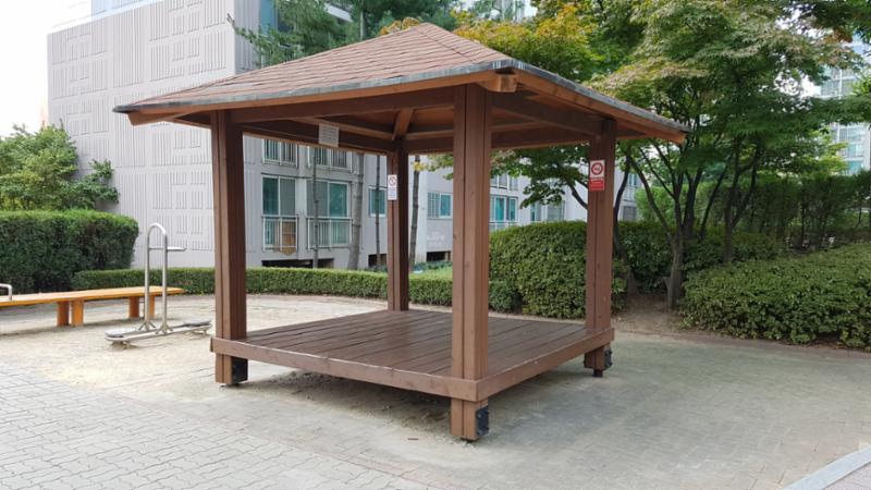 단지 내 휴게시설이에요