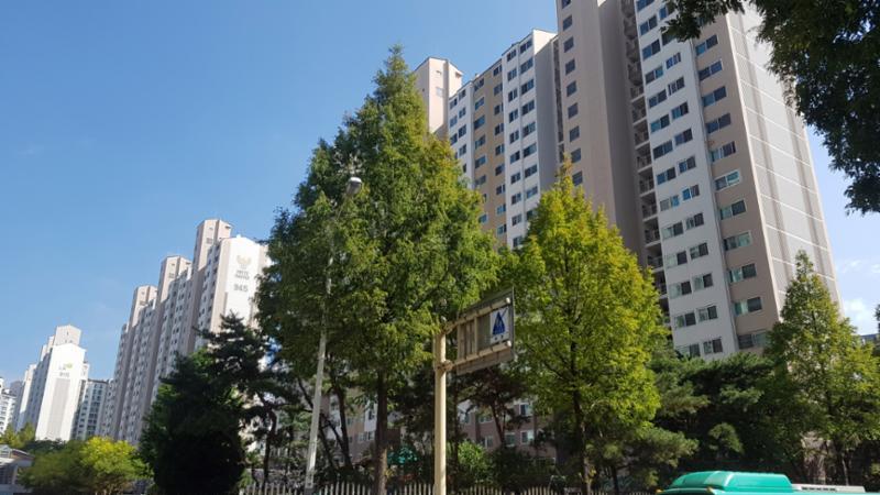 벽적골롯데 아파트 전경이에요