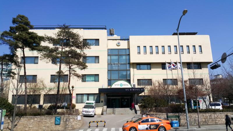 단지 인근에 위치한 강서보건소입니다