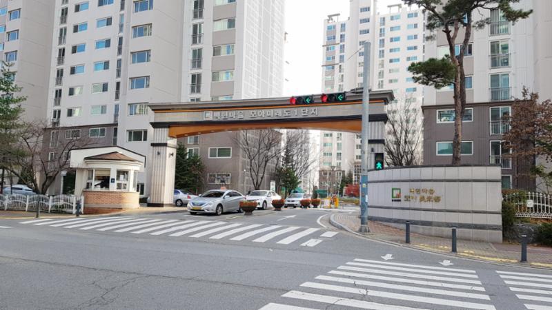 백현모아미래도 정문 입니다