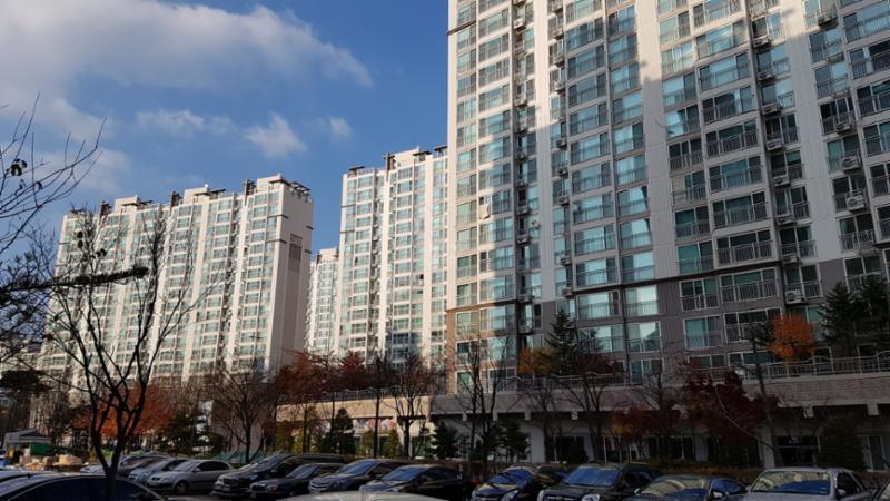 외부에서 백현모아미래도 단지 전경 입니다