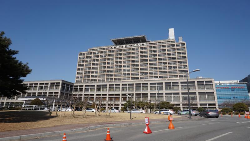 단지 주변에 위치한 대형 의료시설인 아주대학교병원입니다