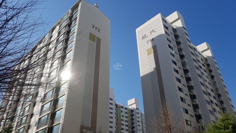내부에서 촬영한 712동, 714동 전경입니다