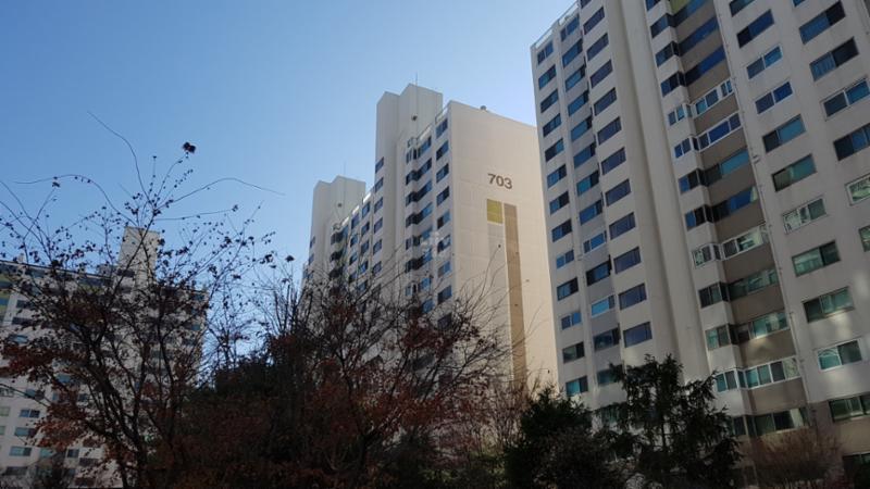 별빛7단지만의 색채와 외부 디자인이 돋보이는 단지 외형입니다