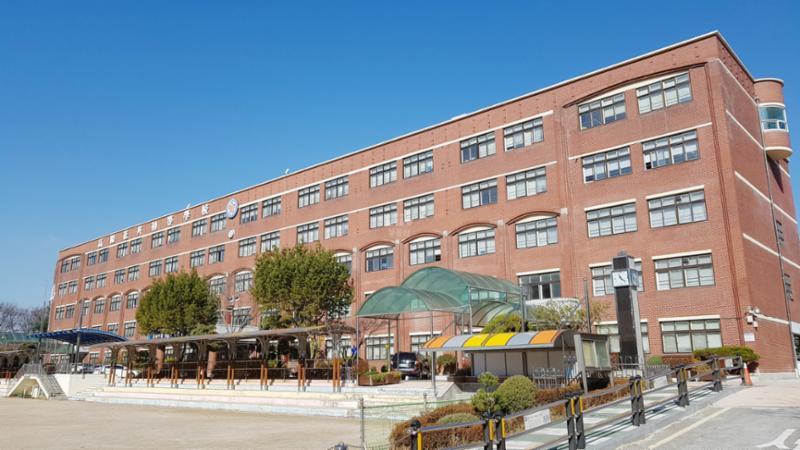 단지 주변으로 배정학교인 화정초등학교가 있습니다