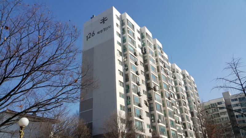 목동신시가지1단지 아파트는 총 34개동, 1,882가구로 이루어져 있으며 지역난방(열병합)을 사용하고 있어요