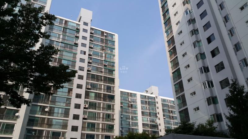 한아름동성아파트 단지 전경입니다