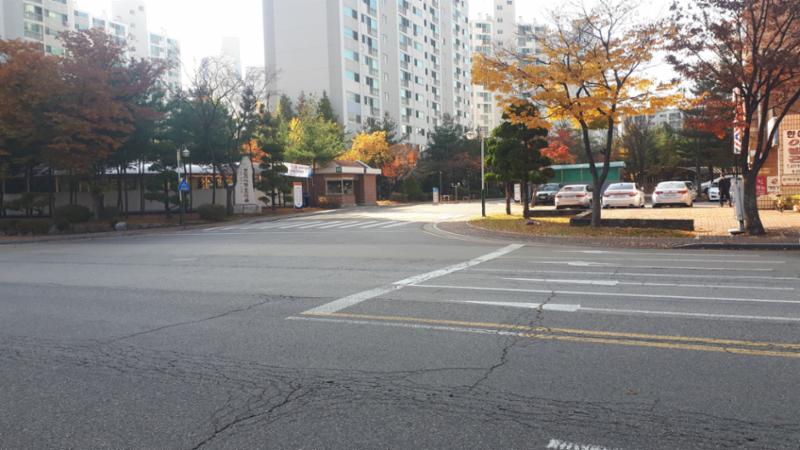 경비초소가 있어 보안에 신경 쓴 호수마을풍림아이원 정문입구에요