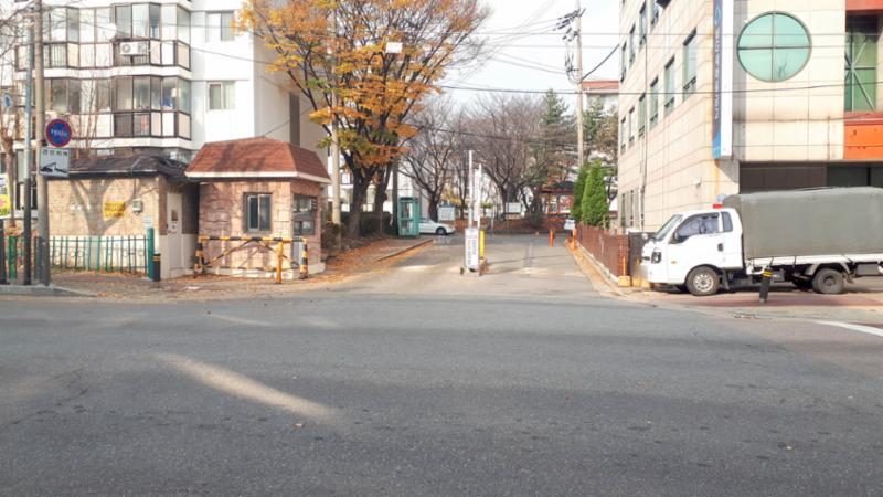 주공6단지 아파트 단지의 정문이에요