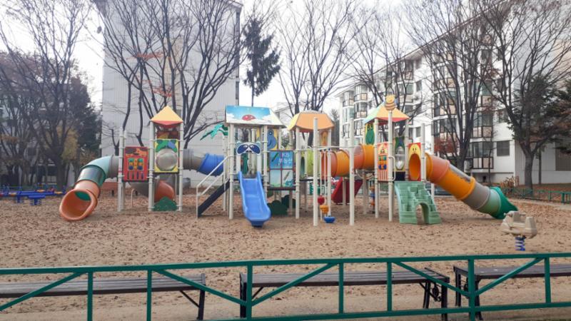 주공6단지 아파트 놀이터이구요