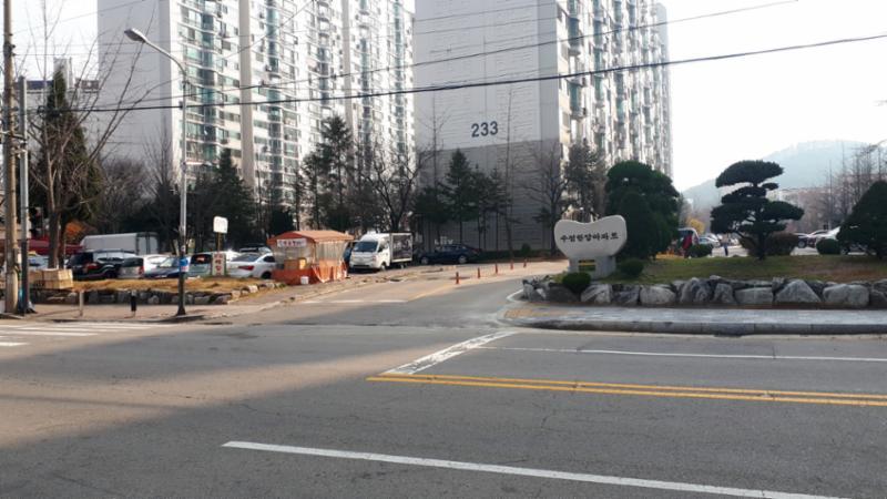 단지 후문이에요