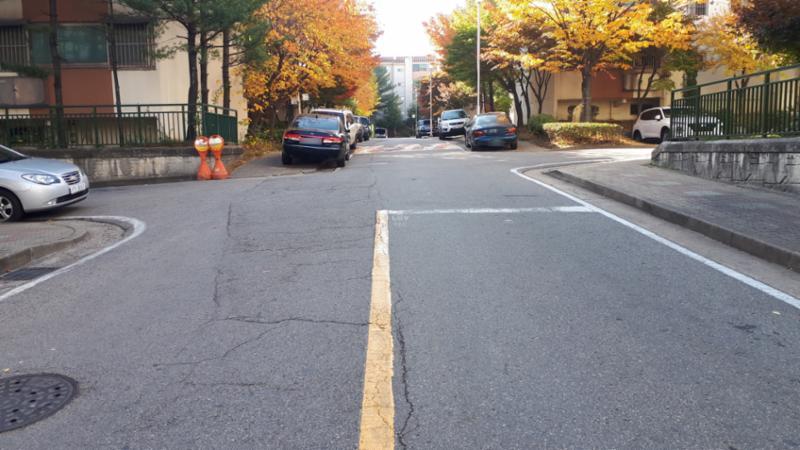 단지 내부를 이어주는 도로에요