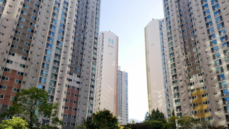 삼성래미안 단지 전경이에요