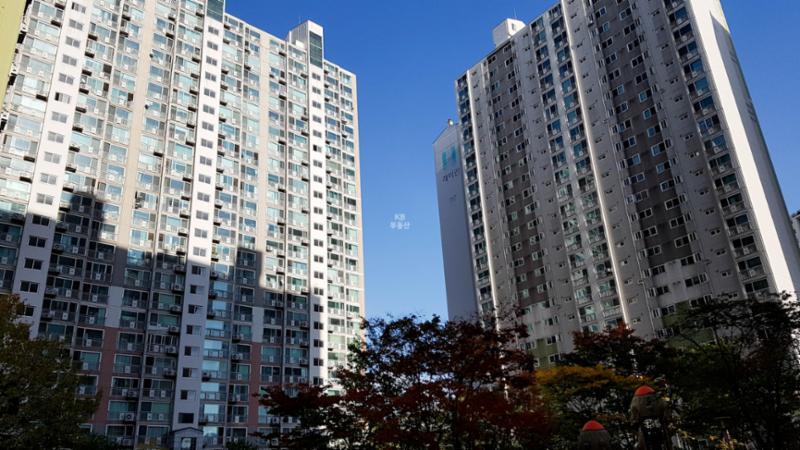 동간 거리가 넓어 쾌적한 삼성래미안 단지 내 전경이에요