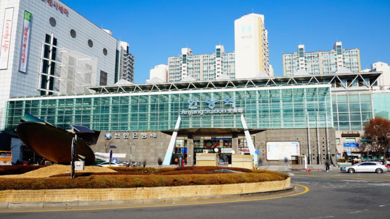 1호선 안양역이 인접해 있어 대중교통 이용이 편리하며, 출퇴근이 편리한 교통환경을 갖추었습니다